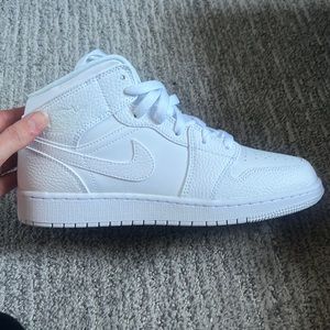 Jordan 1 mid white
